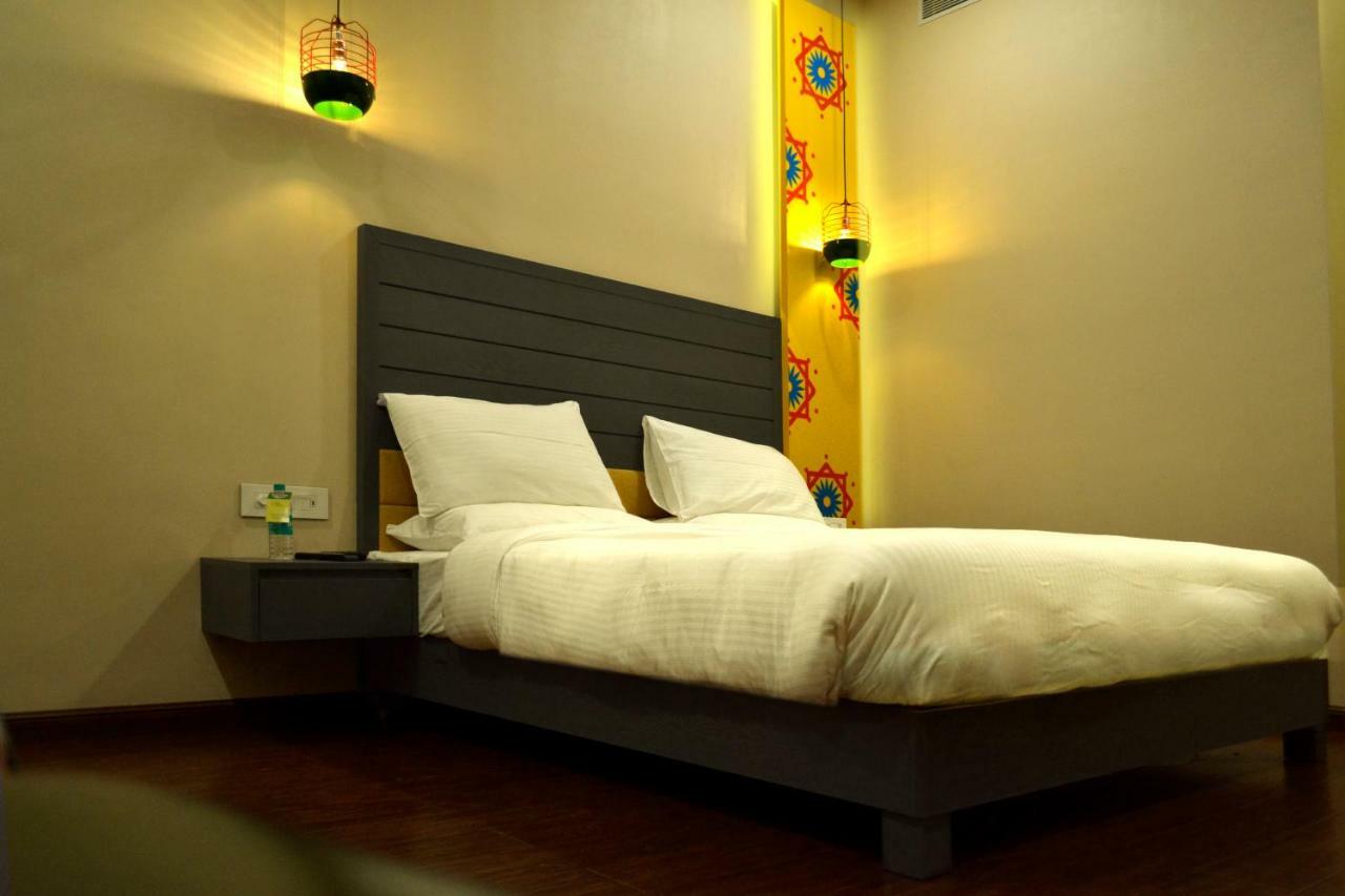 Hotel Asansol International Bagian luar foto