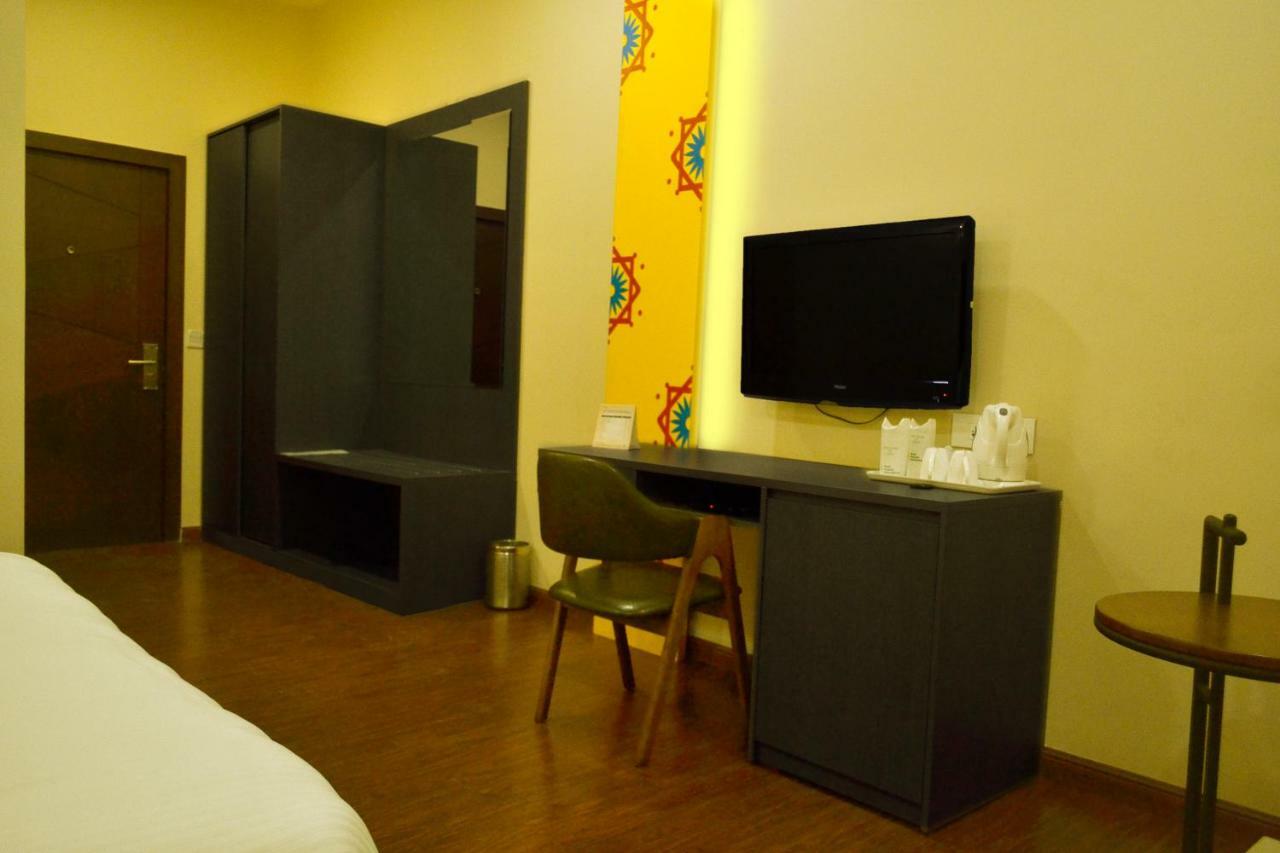 Hotel Asansol International Bagian luar foto