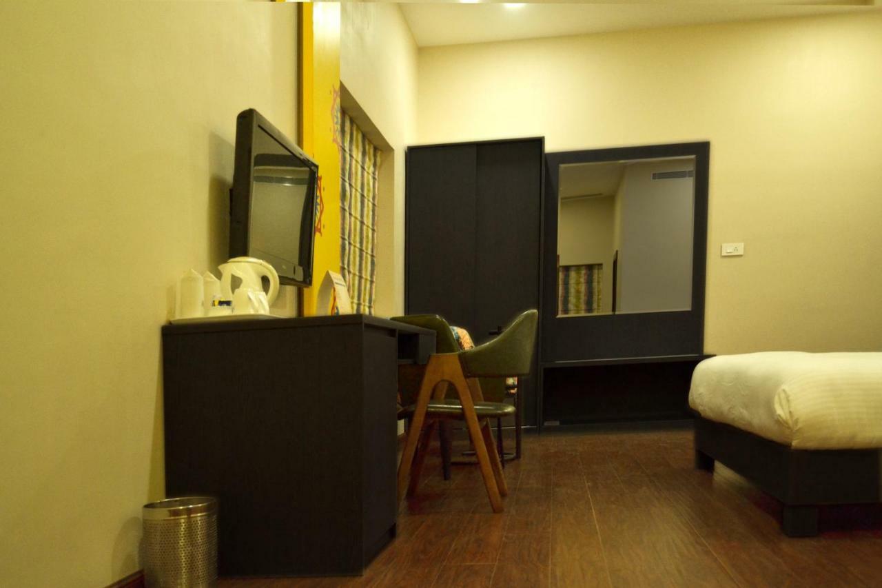 Hotel Asansol International Bagian luar foto
